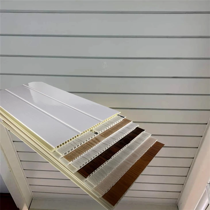 Balkon PVC strop